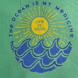 Life is Good wm's crusher-litetshirt, sz M, green, "The Ocean Is My Medicine"